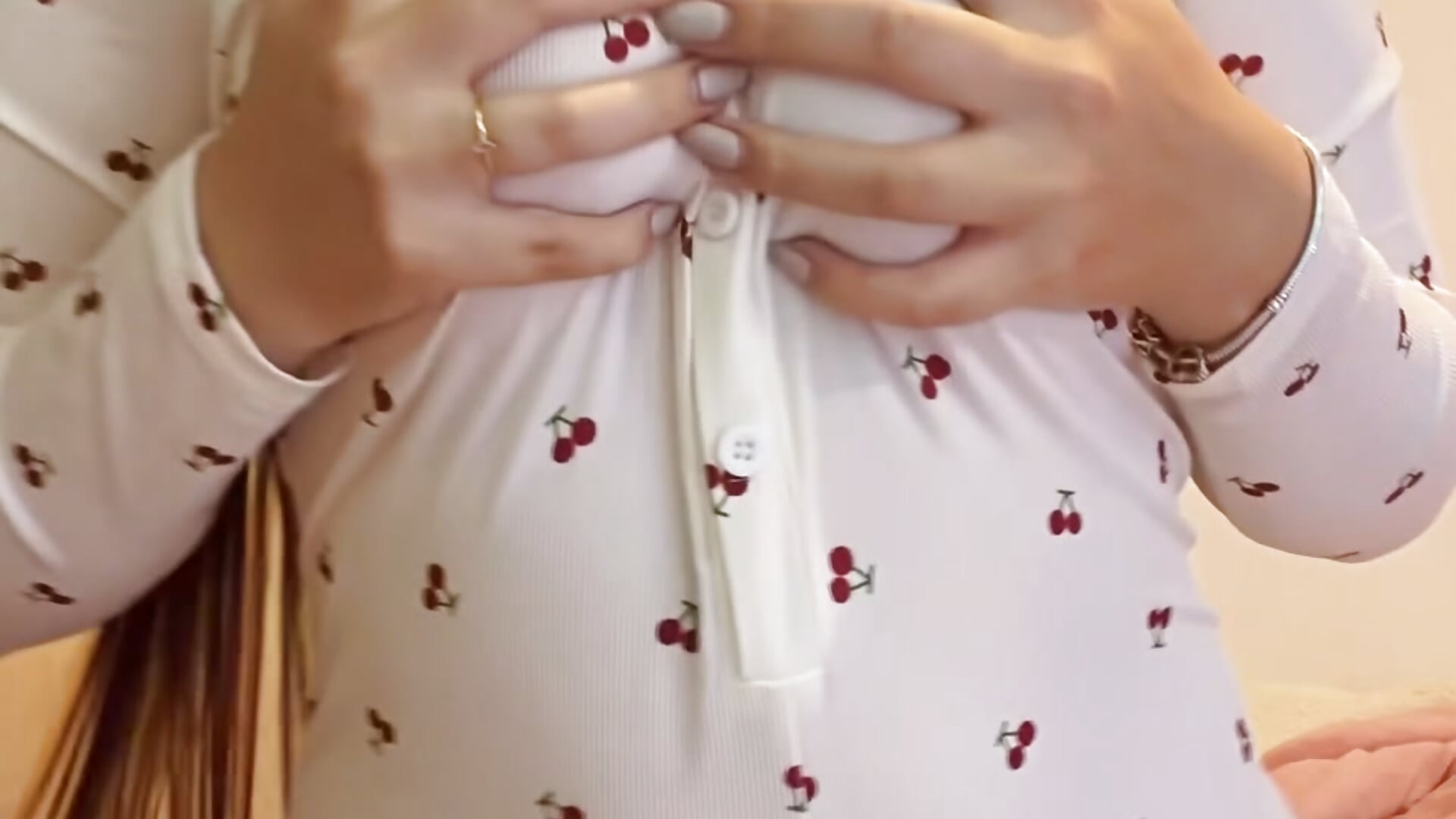 Good night🍒 - відео від вебкаммоделі EmilyS__