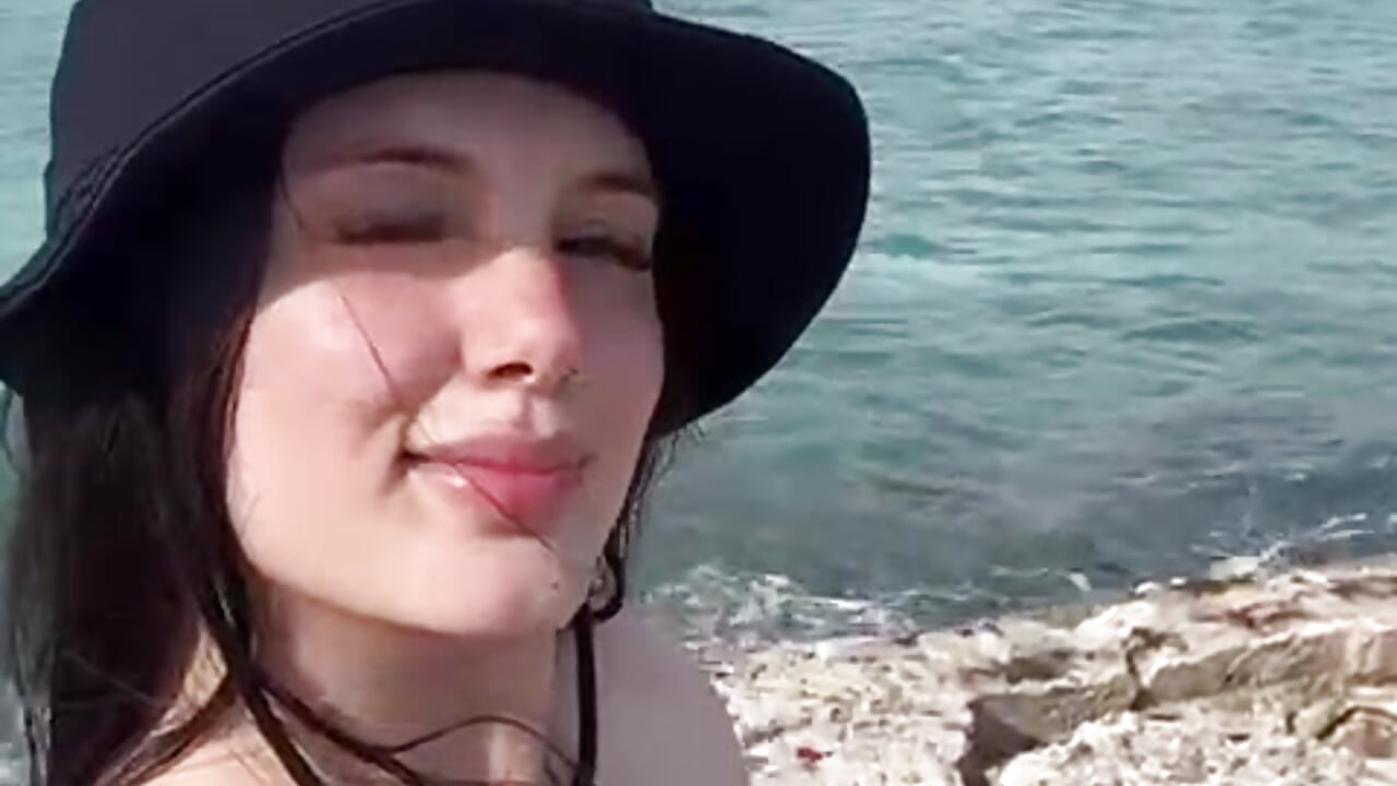 Summer - Beach🏖️ - video by EmilyS__ cam model