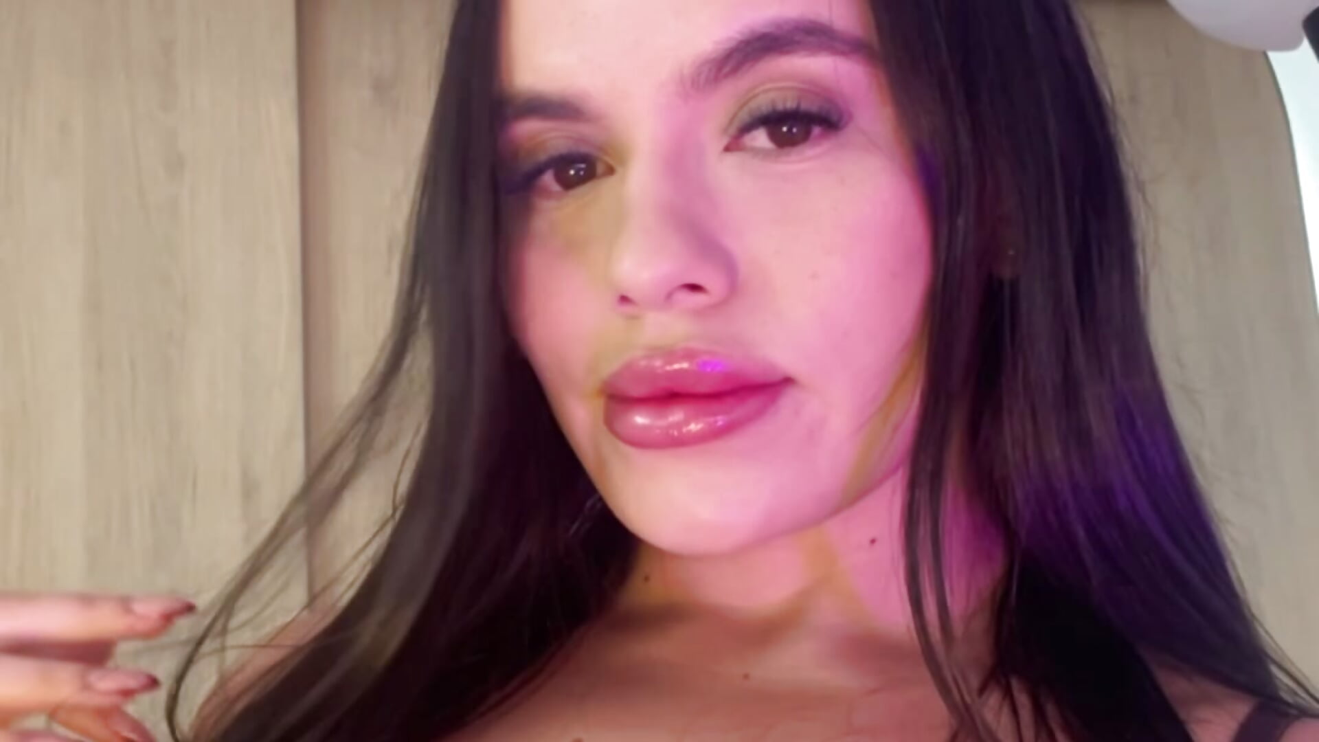 Like a queen 👸🏻 - video oleh model kamera MariaAntonia__