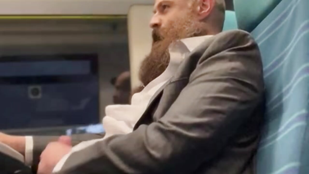 Wank on a London train - video by JunkieShitPig cam model