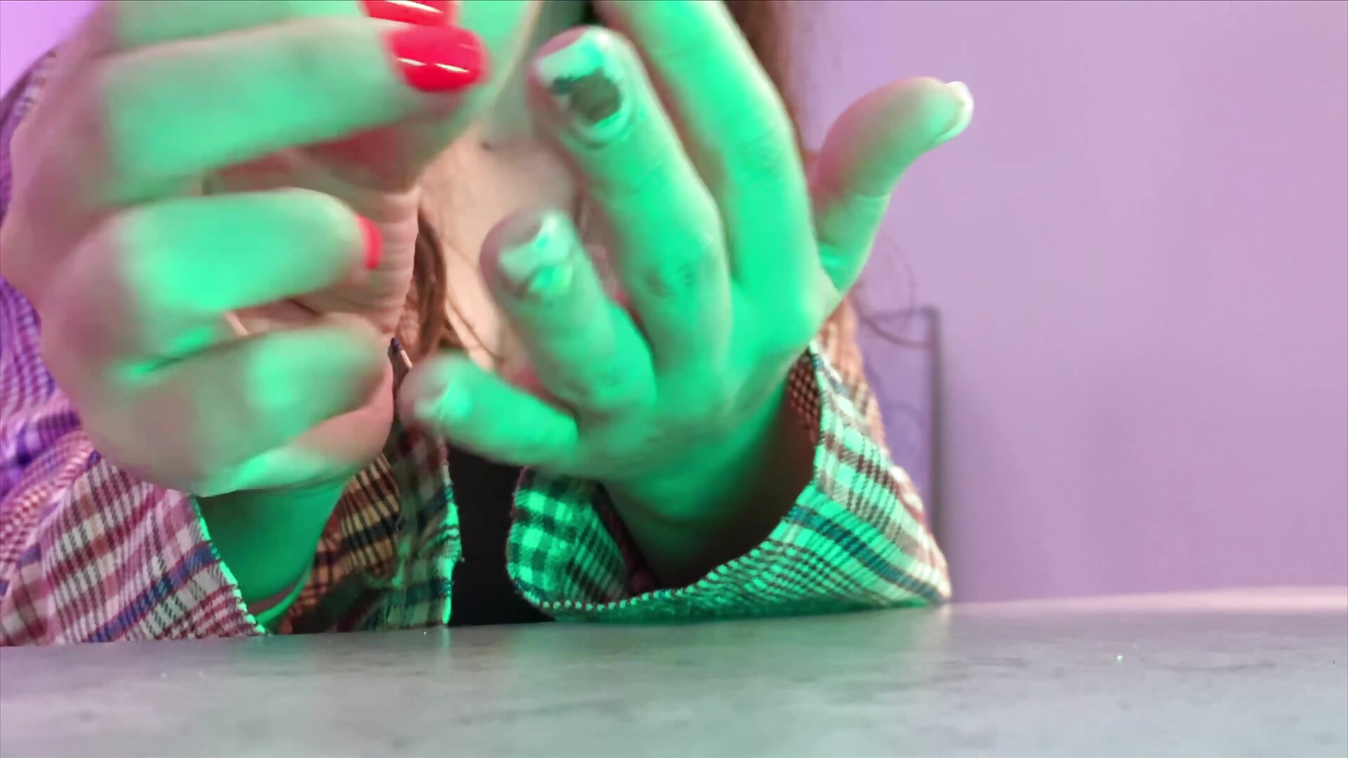 oil and Eileen's new manicure - video by EliJayy cam model