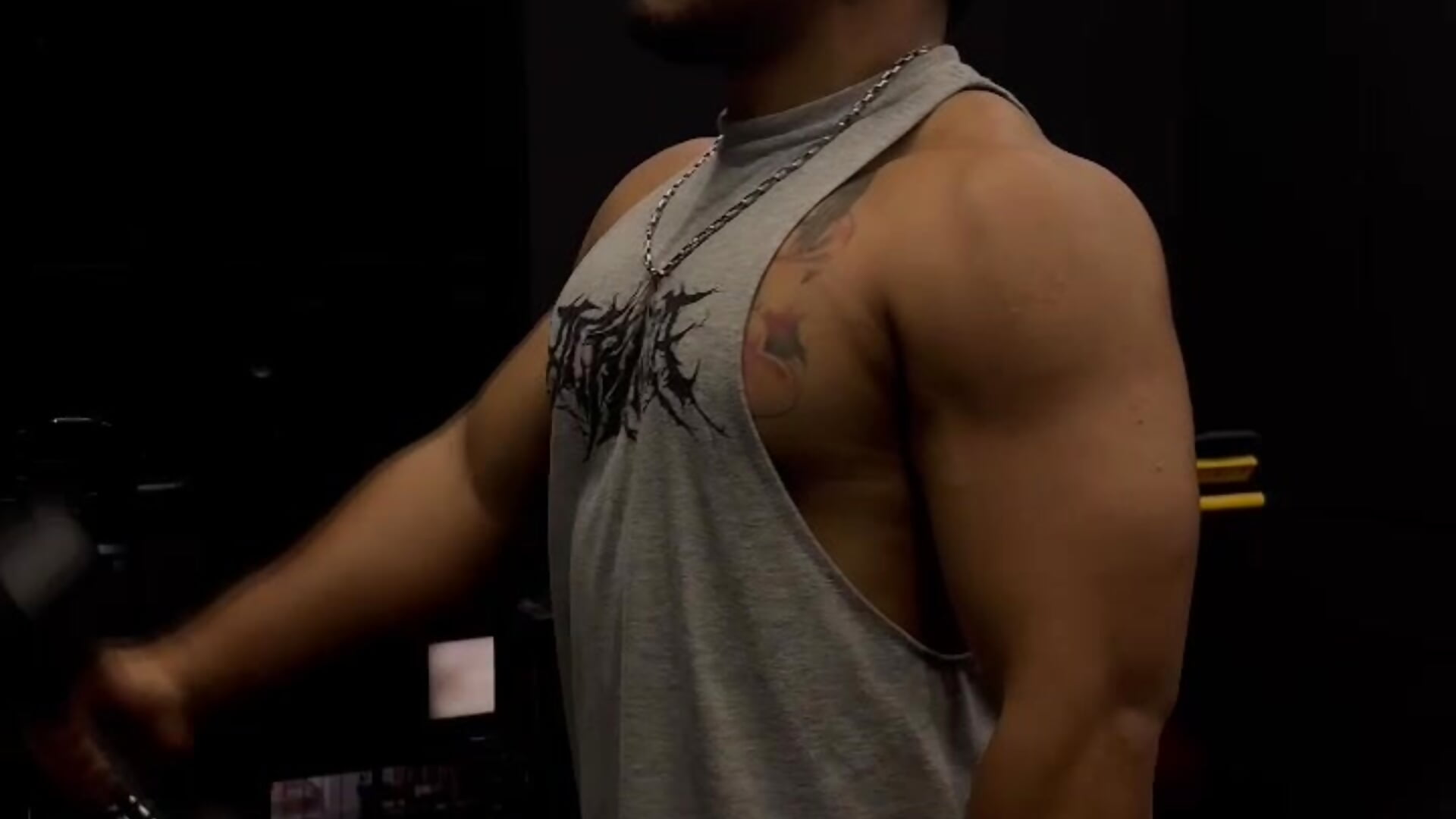 A  Day Gym - video di BrianMalonee modella di cam