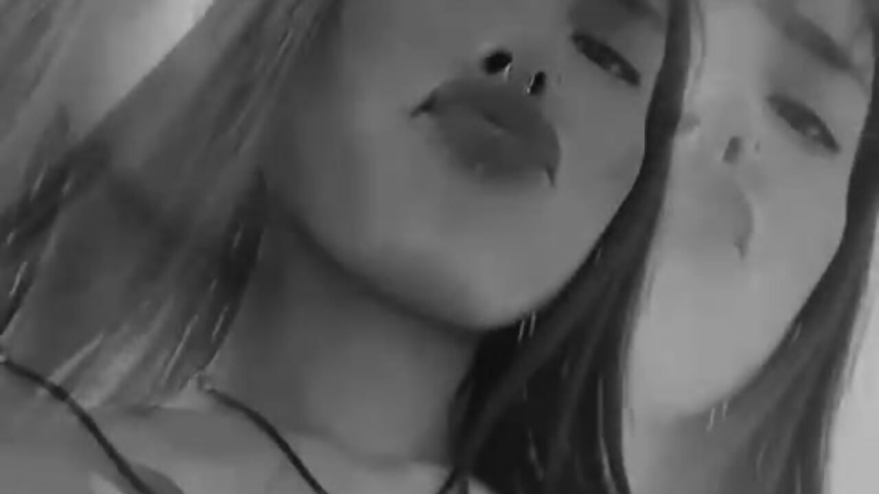 <3