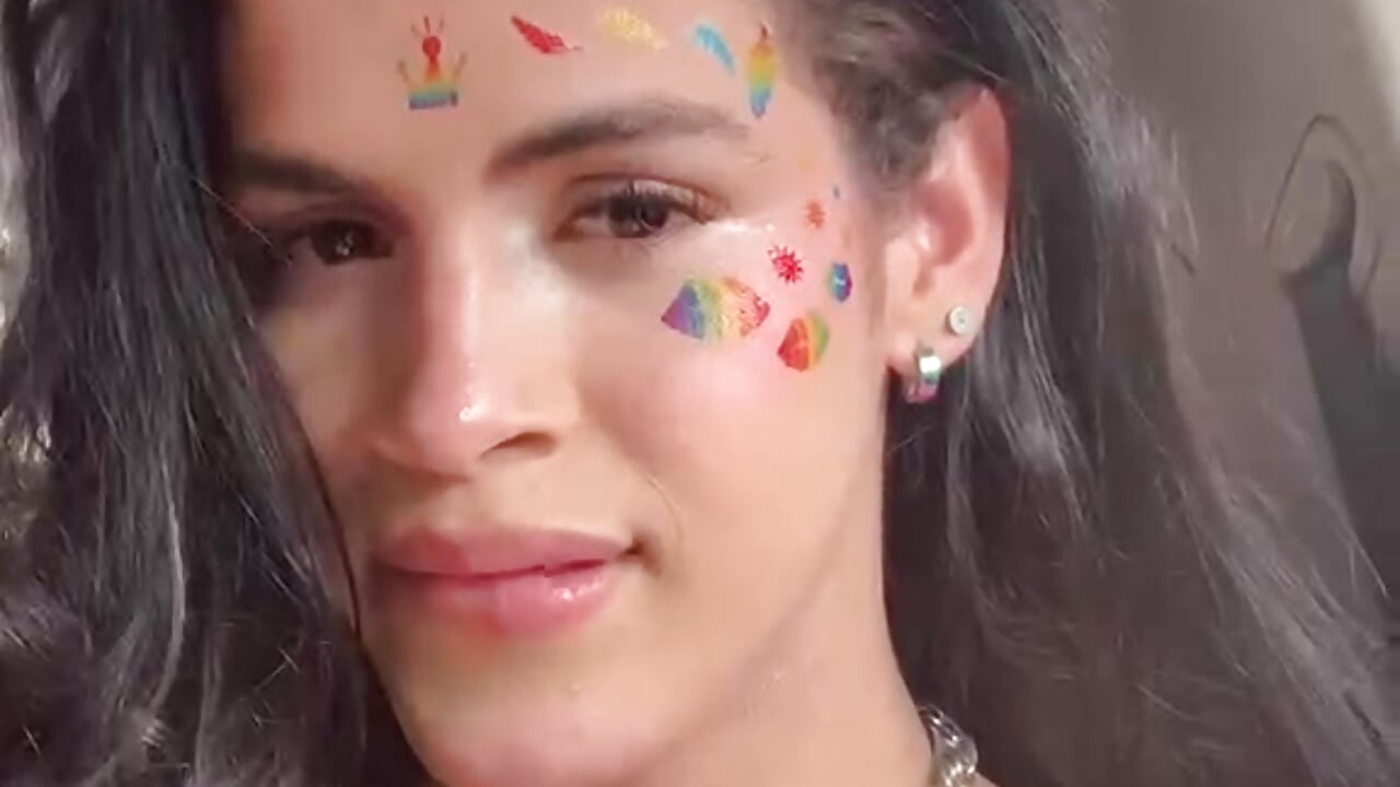 KISS – video od webkamerové modelky Mafer_Osoriioo