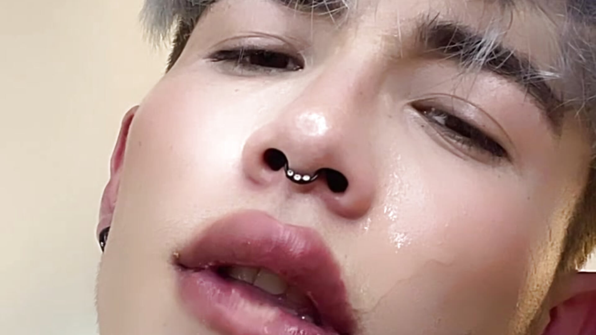 Taste it cum in my face and kiss me - video av Ian_Wayne cam-modell