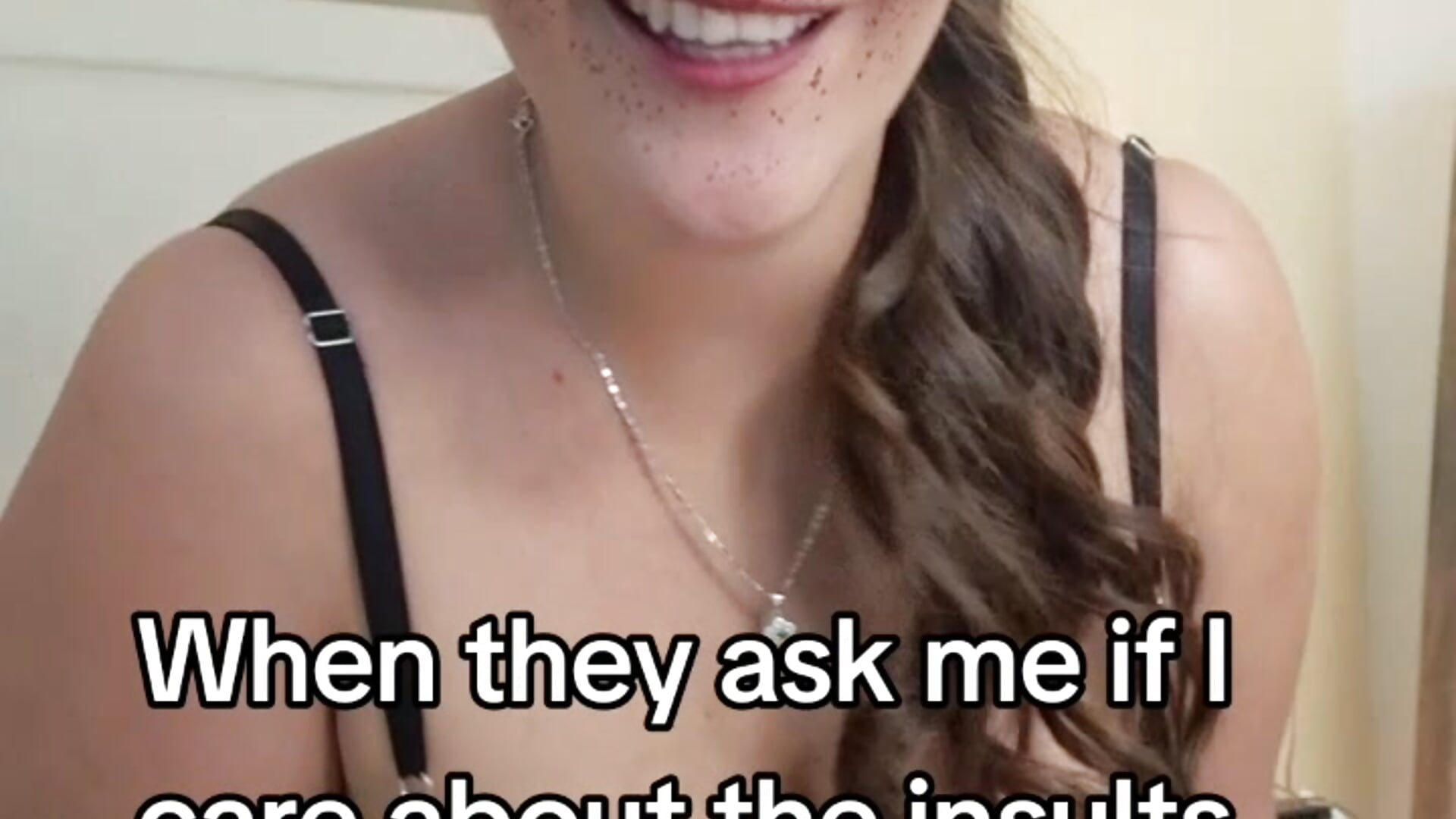 2023-11-12-111824499 - vídeo de Rousse92 modelo de câmara