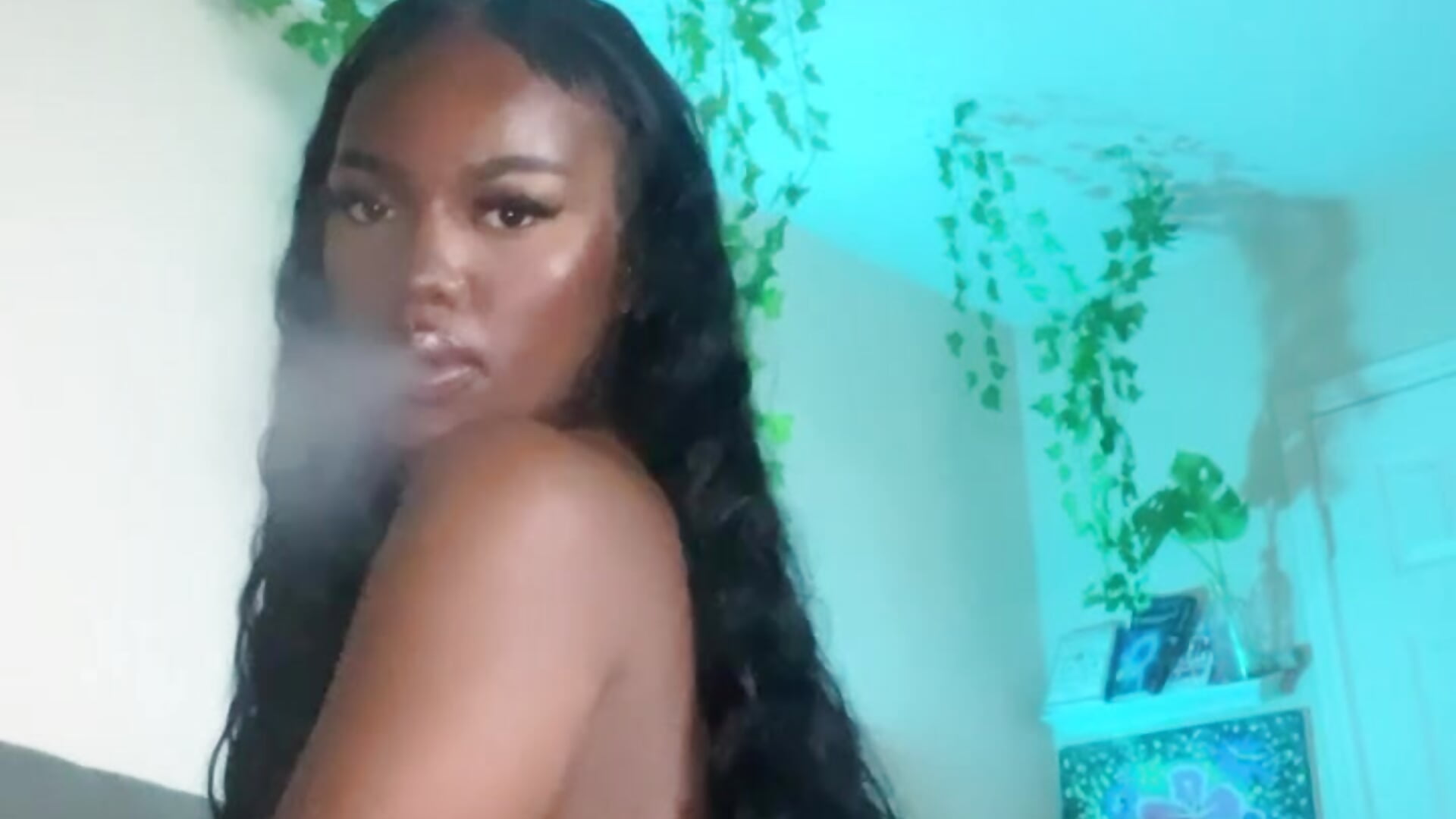 Twerking naked 😈 - video by magicalc00ch