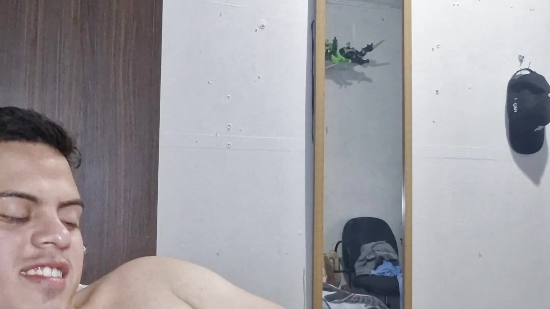 Viendo video  (cum)