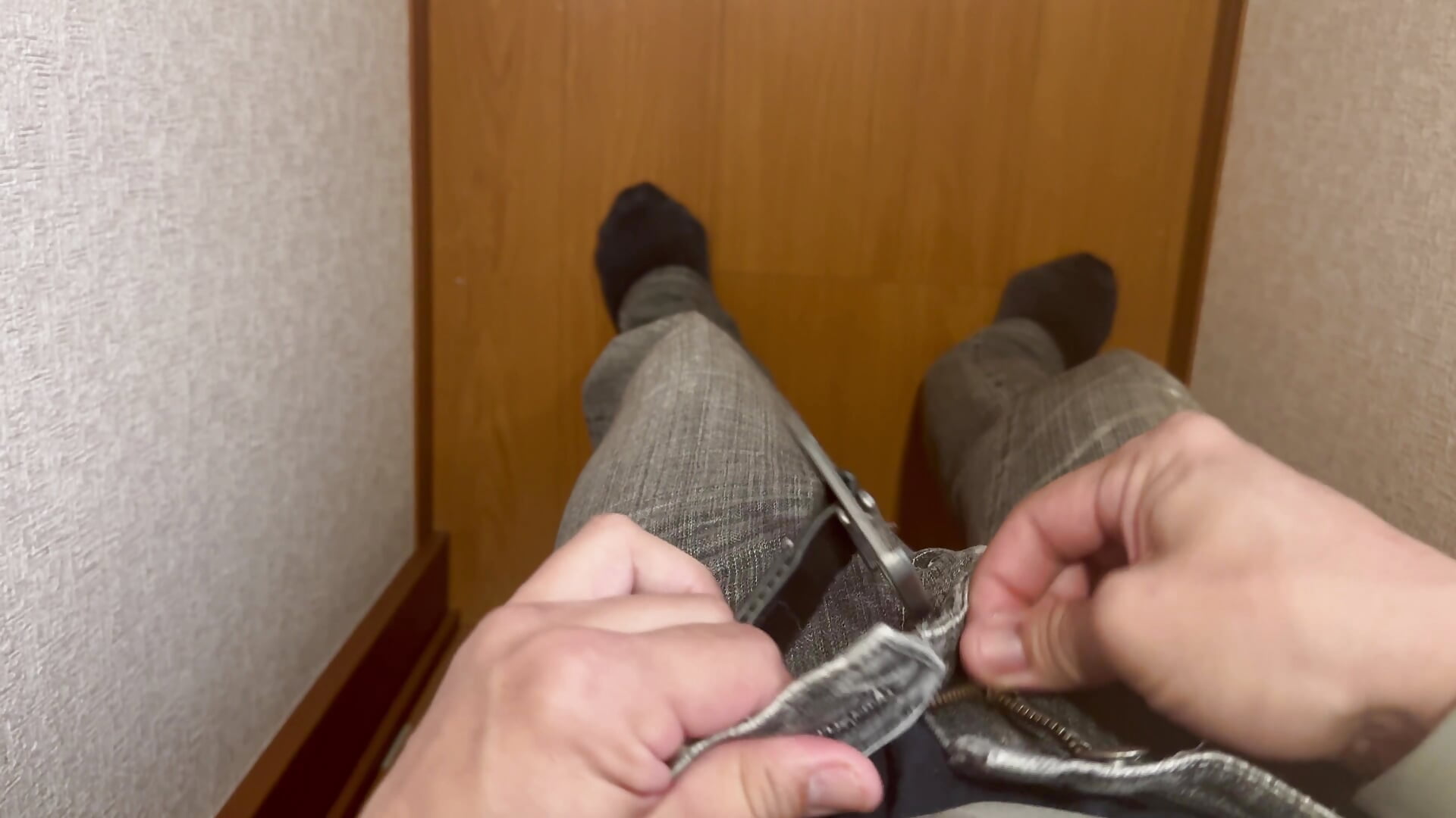 ズボンのしたは？ - video by tokimori cam model