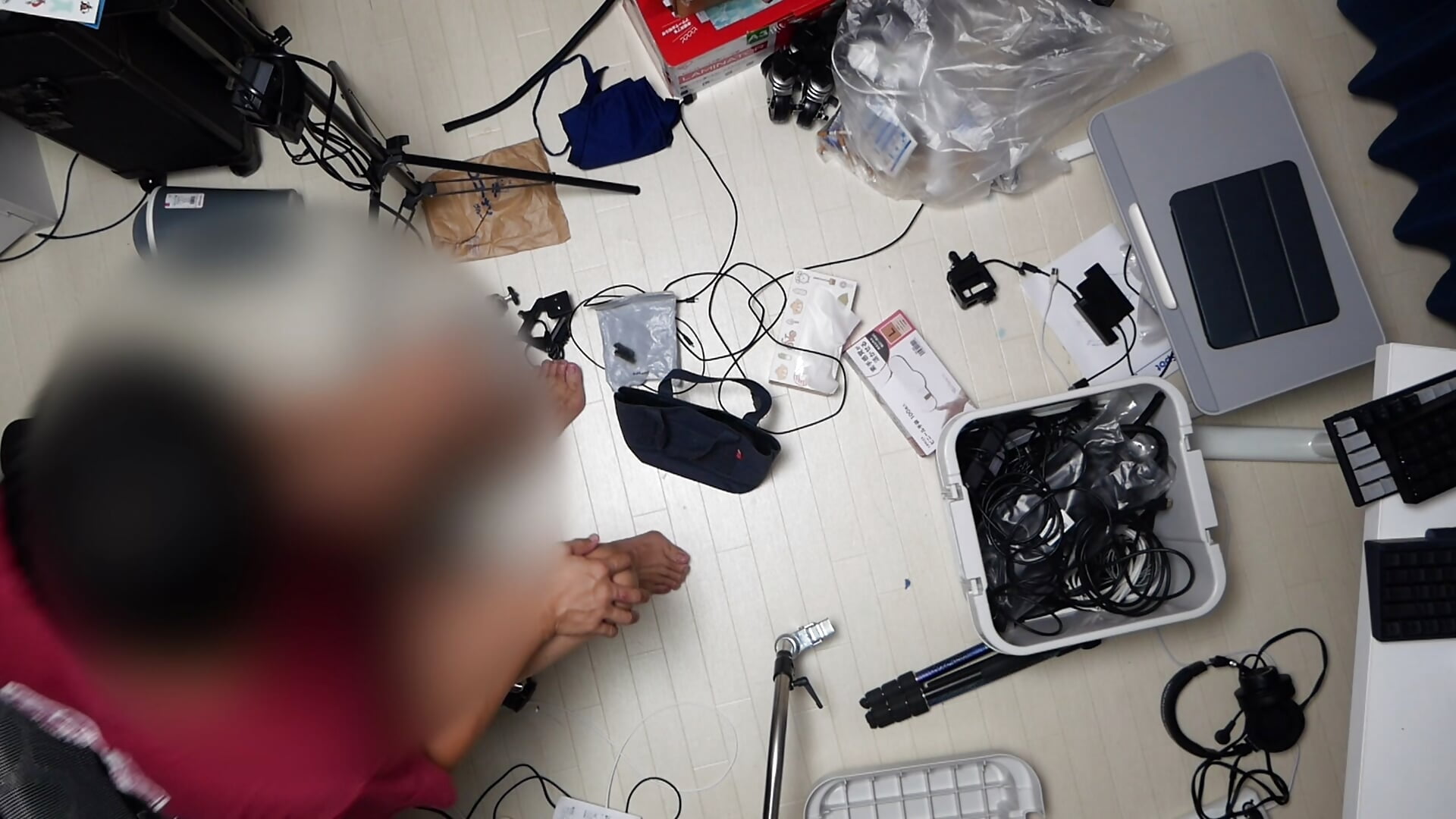 パンツ丸出しの片付けよ - video by tokimori cam model