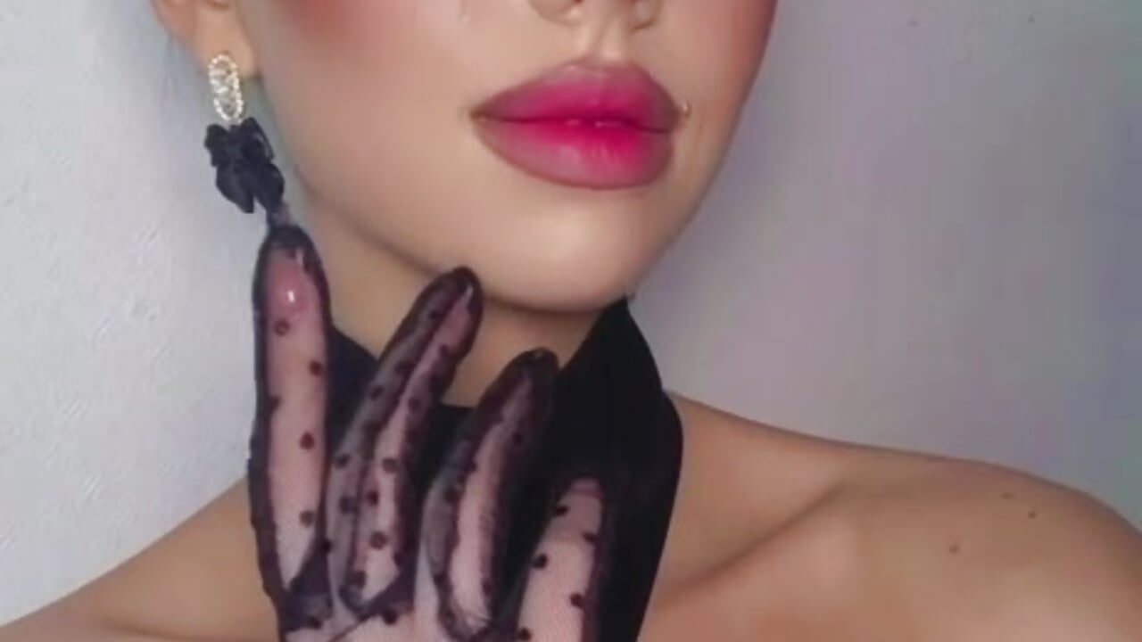 Hey hey :) - video by bembi_boom cam model