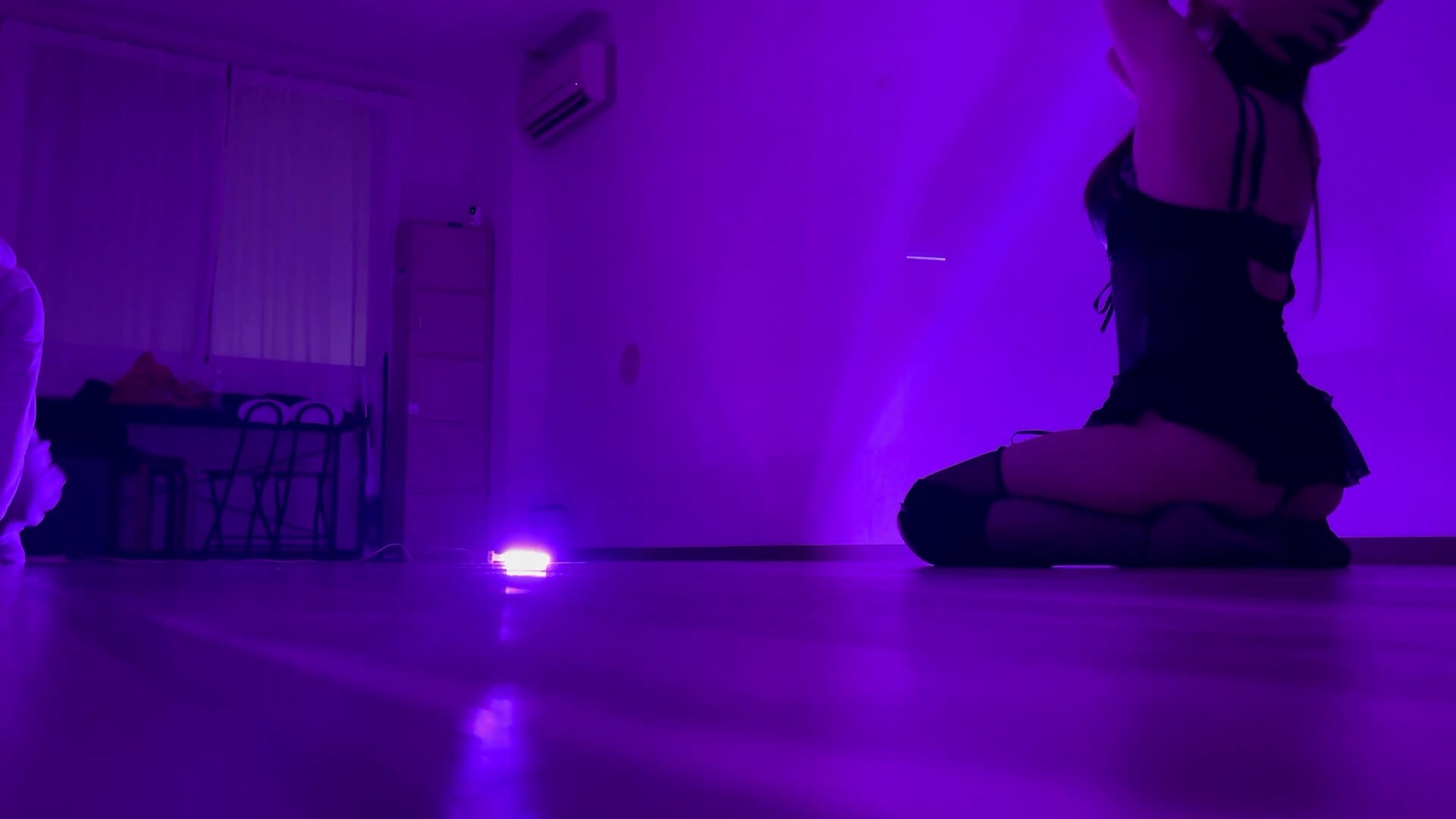 今月のセクシーフロアダンス❤️エリカカメラより