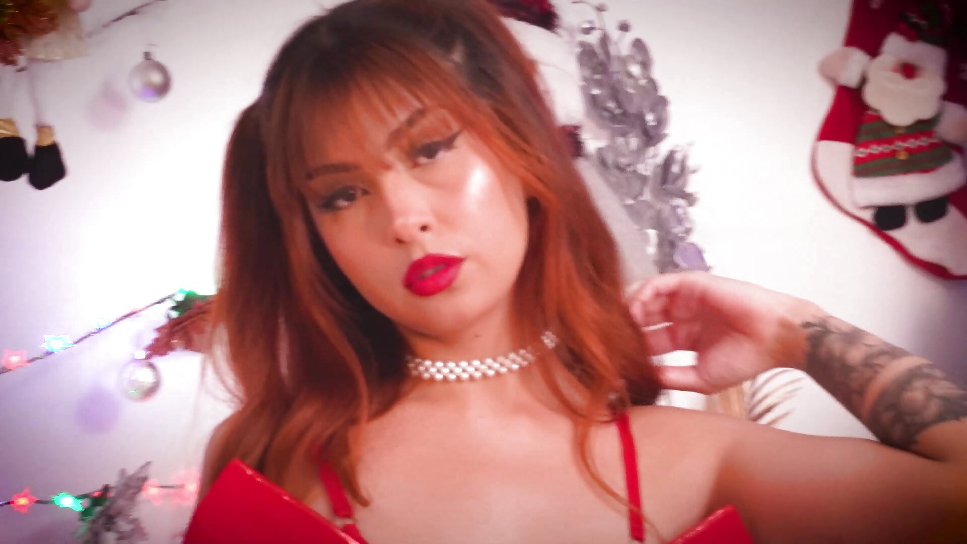 Merry Christmas - video by Evelyn_Bennett cam model