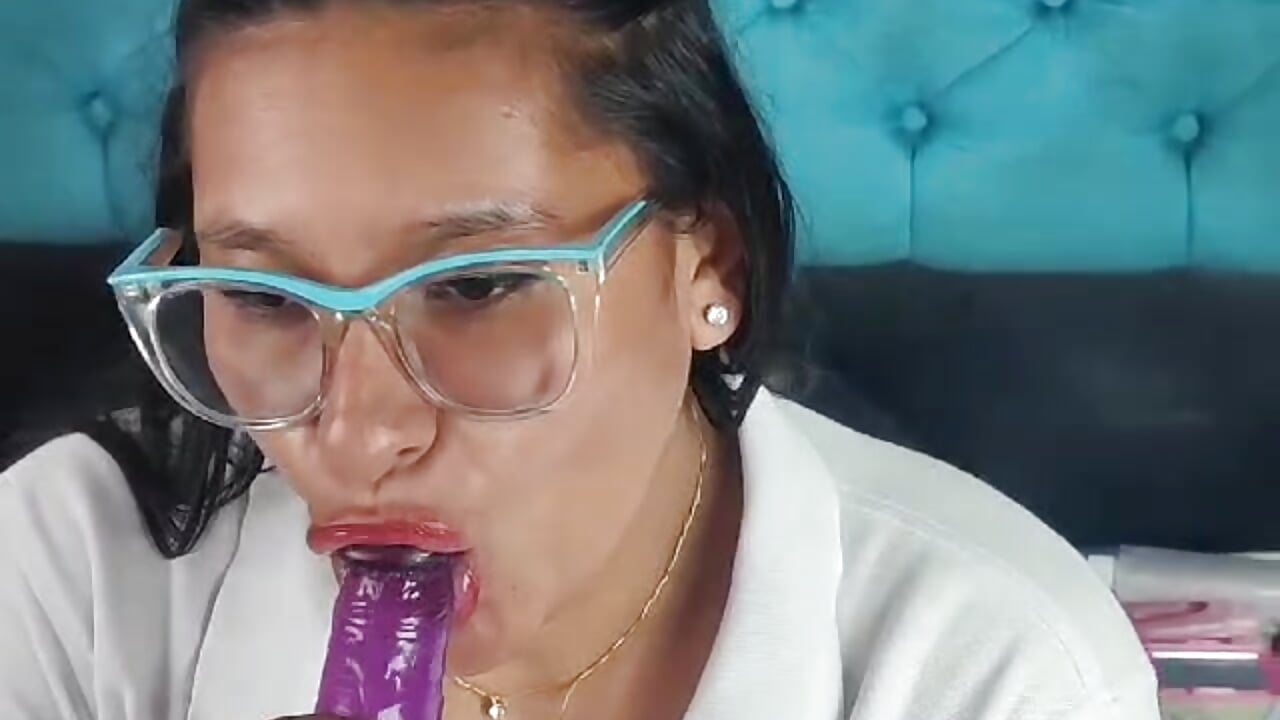 suck dildo - video by ReedxRosee cam model