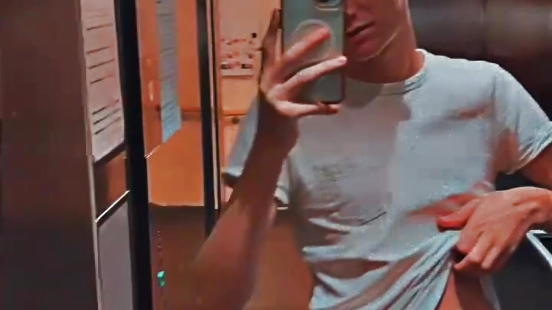 11C077B5-7968-409B-975C-D69CE0FCCFA6 - video by jerk_it_out69 cam model