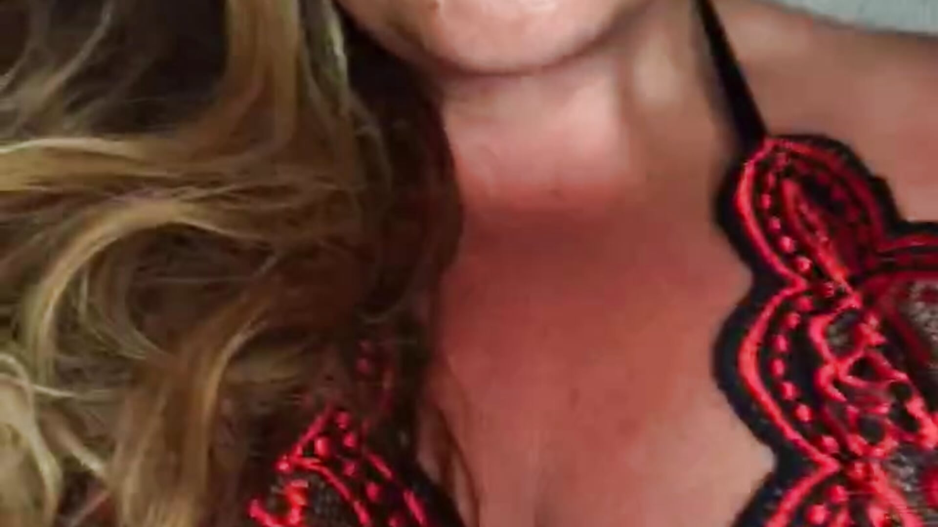 Fan Club treat - video by LuciannaBBW cam model