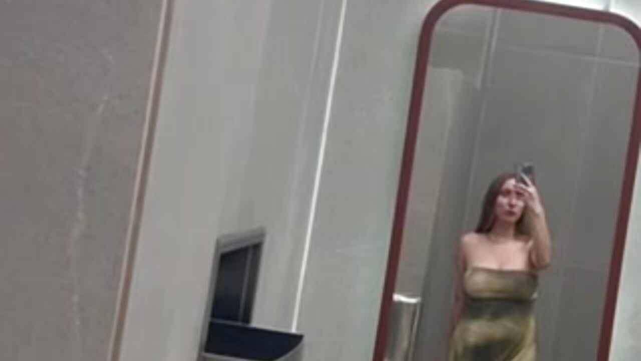 A sexy video of your blonde latina~ - відео від вебкаммоделі mia_099