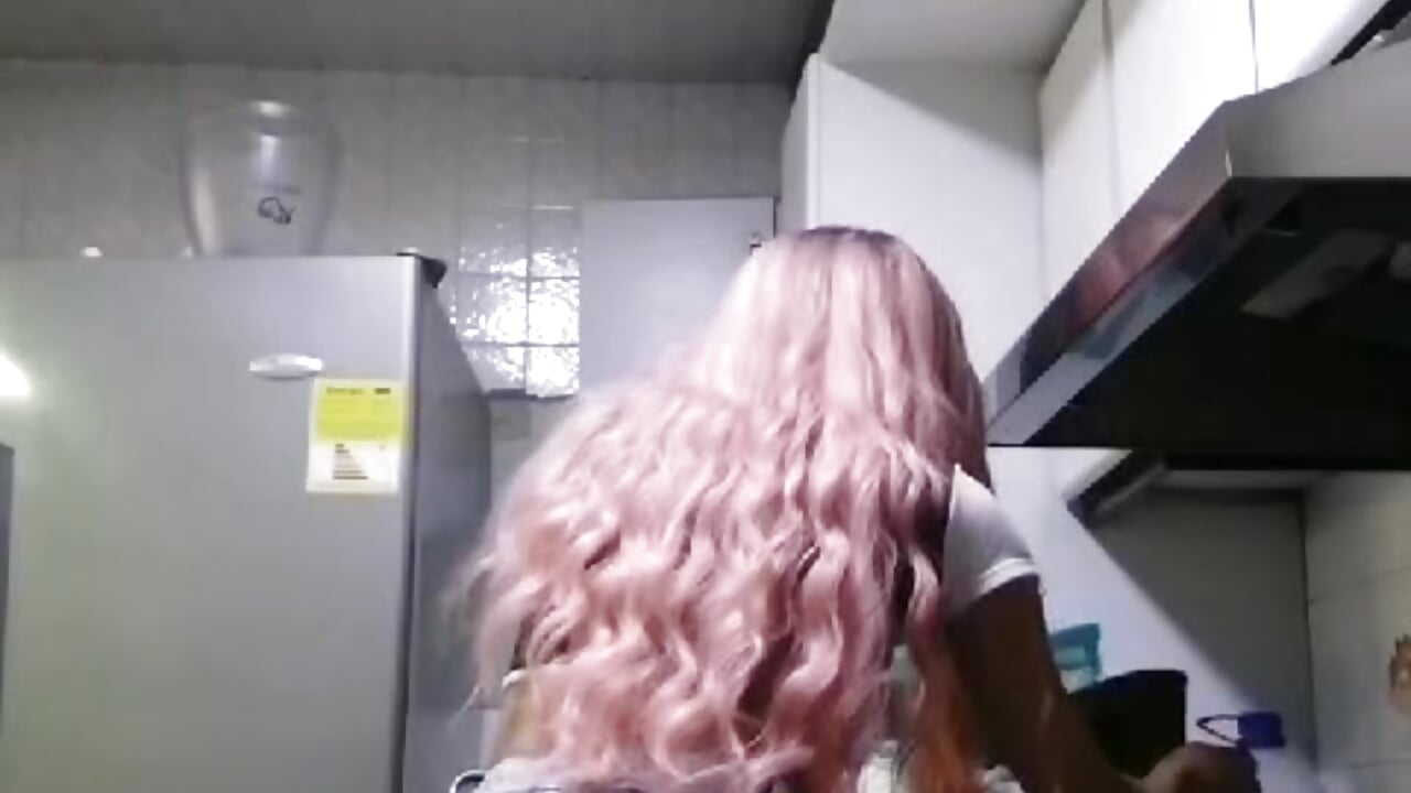 Will you play with me in the kitchen today? - video van Giorgina_Parado cam-model