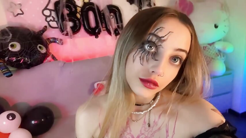 hey, the tradition of creepy Halloween makeup continues, I’ll be glad to see you in my room — filmik Lopunny, modela(-lki) na kamerkach