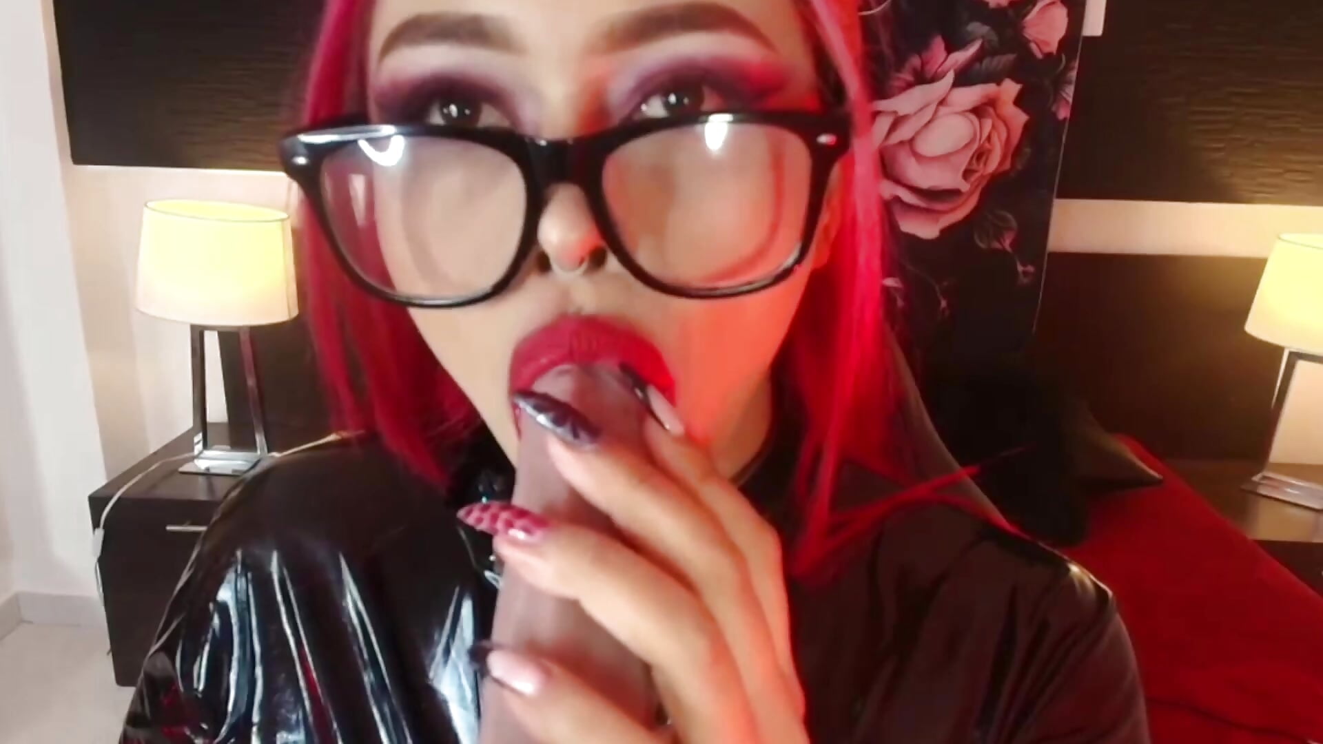 A blowjob with an evil laugh 🔥😈 - vídeo de la modelo de cam EvaaFoxxy1