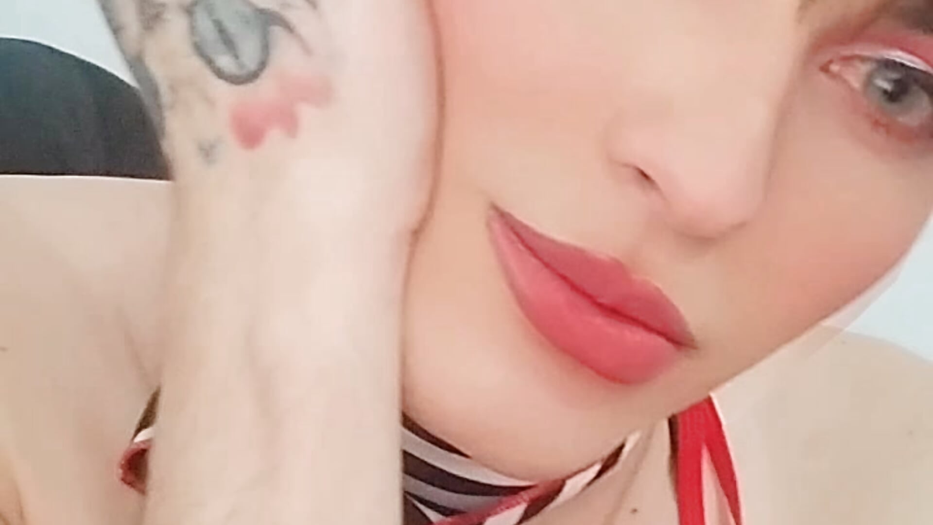 ME - video by aisha_sofia cam model