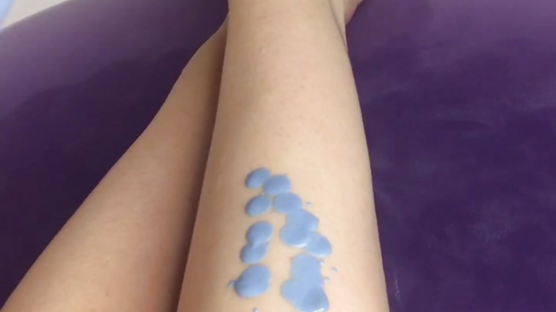 Waxplay with legs