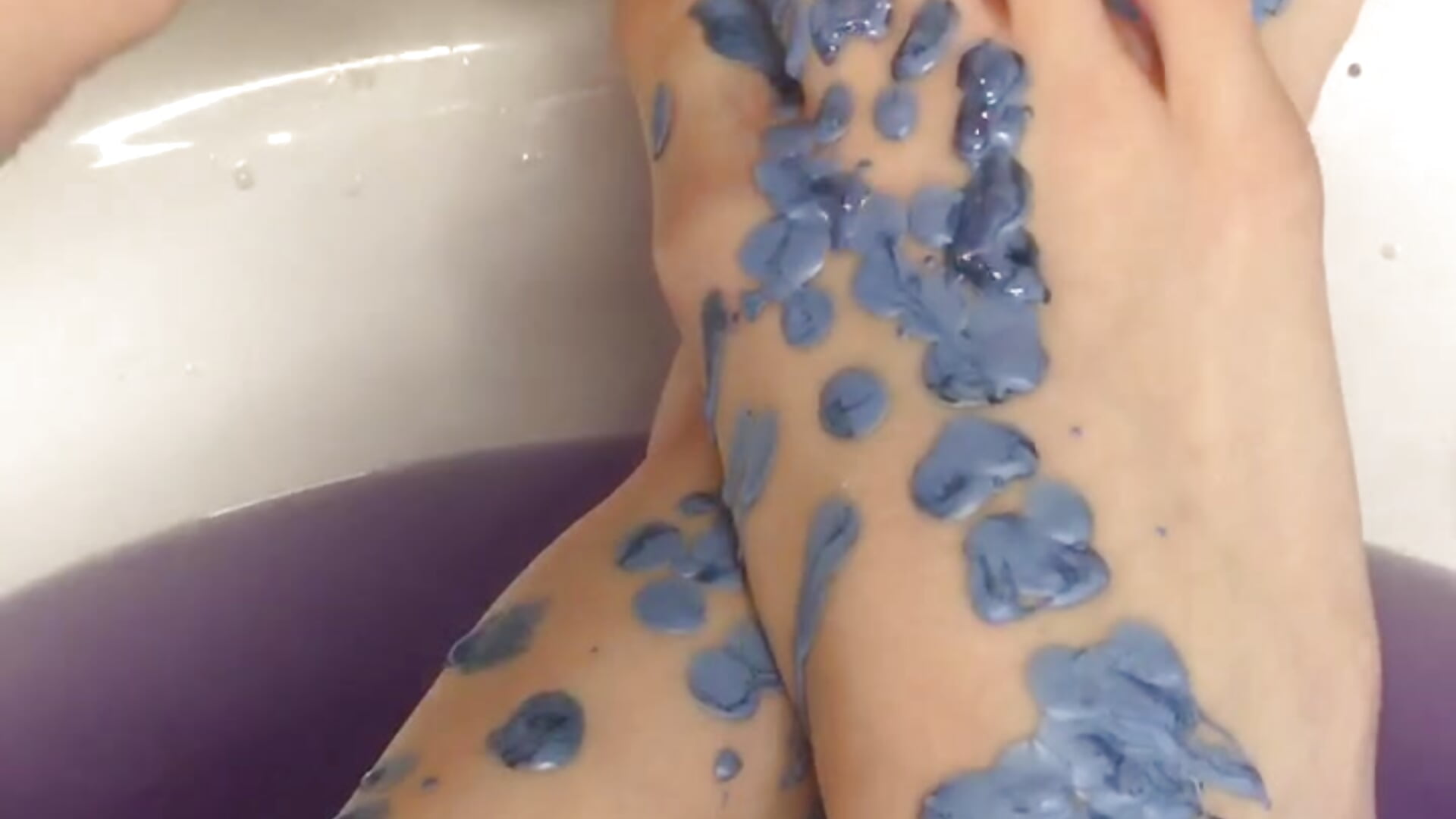 feet & wax in the bathroom