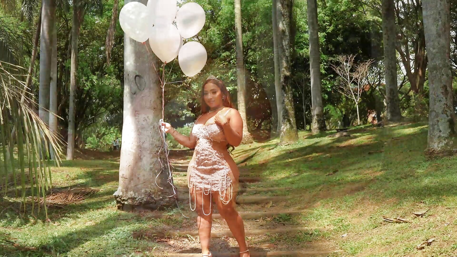 🎂 Birthday girl… press play and spoil me 😈✨– KateVenegas kameramodell videója