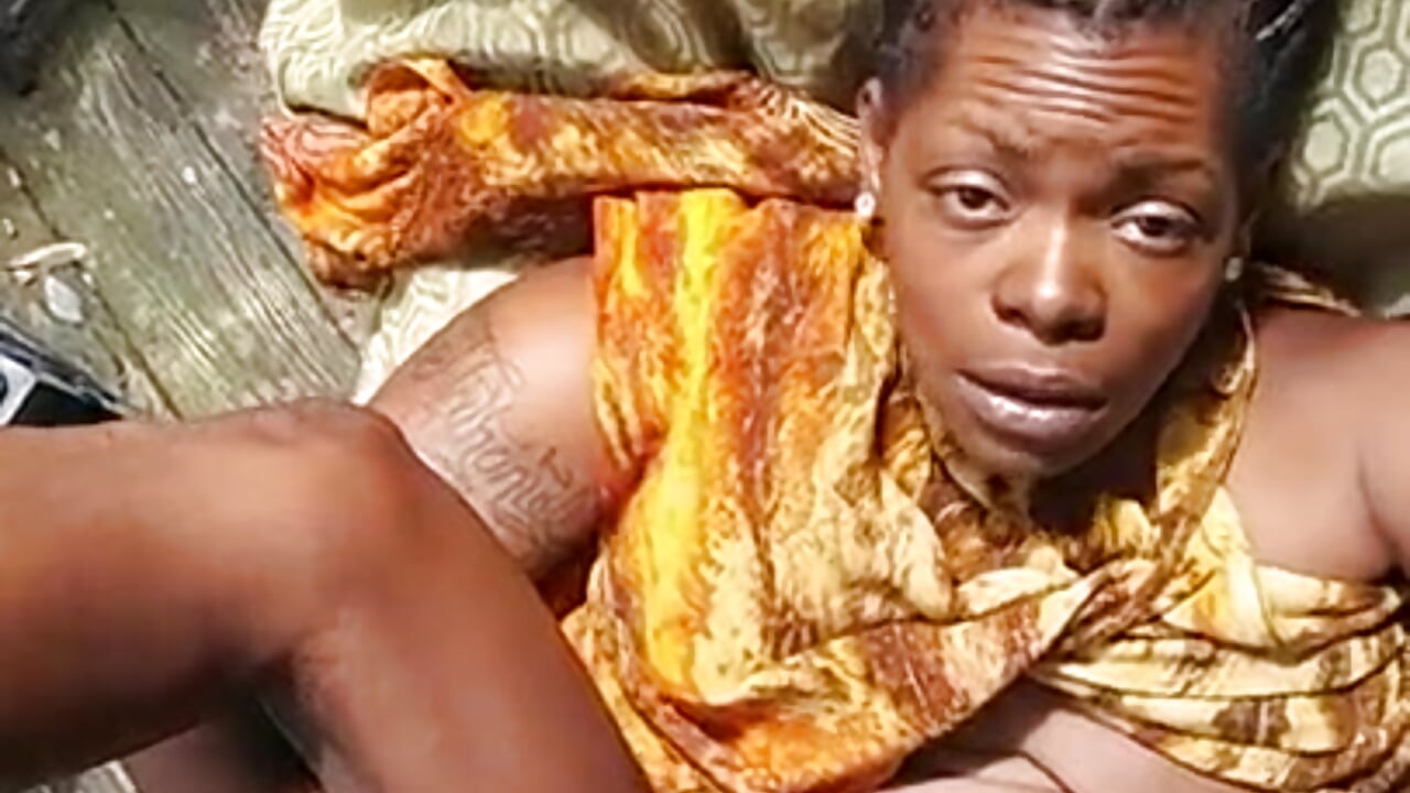 Auntie was home alone needed sum dick - відео від вебкаммоделі Gifttheskimaskboy