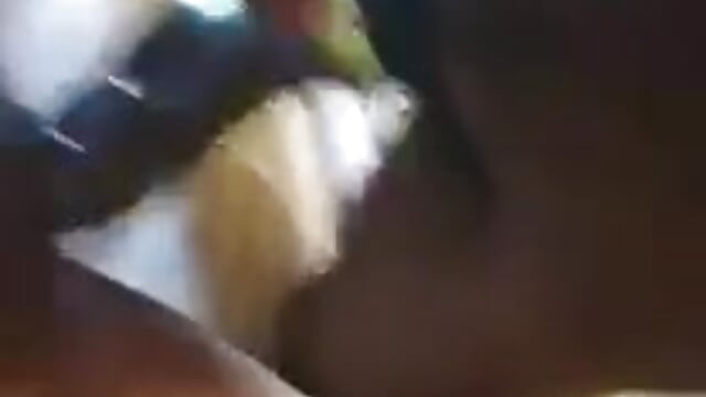 Let me put condom before I drill ur pussy in missionary - відео від вебкаммоделі Gifttheskimaskboy