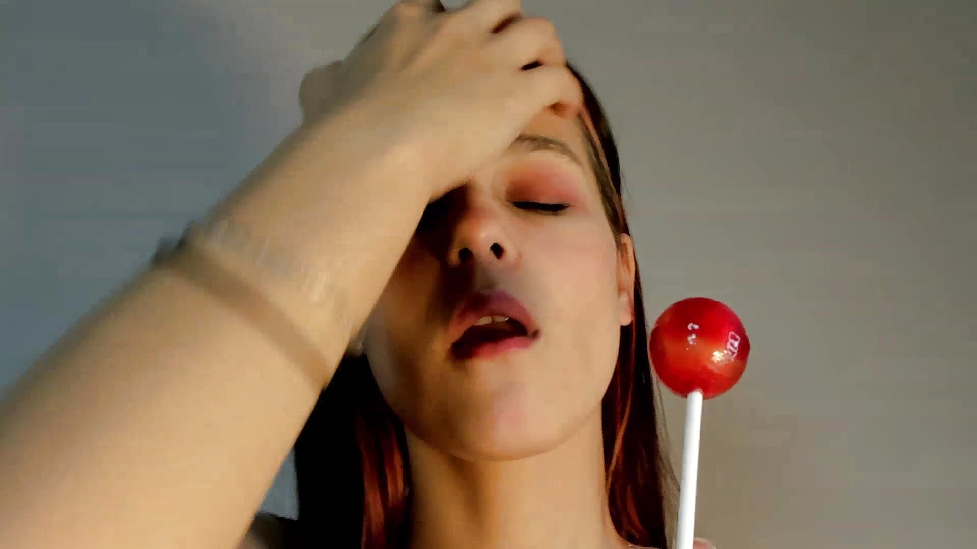sucking lolipop