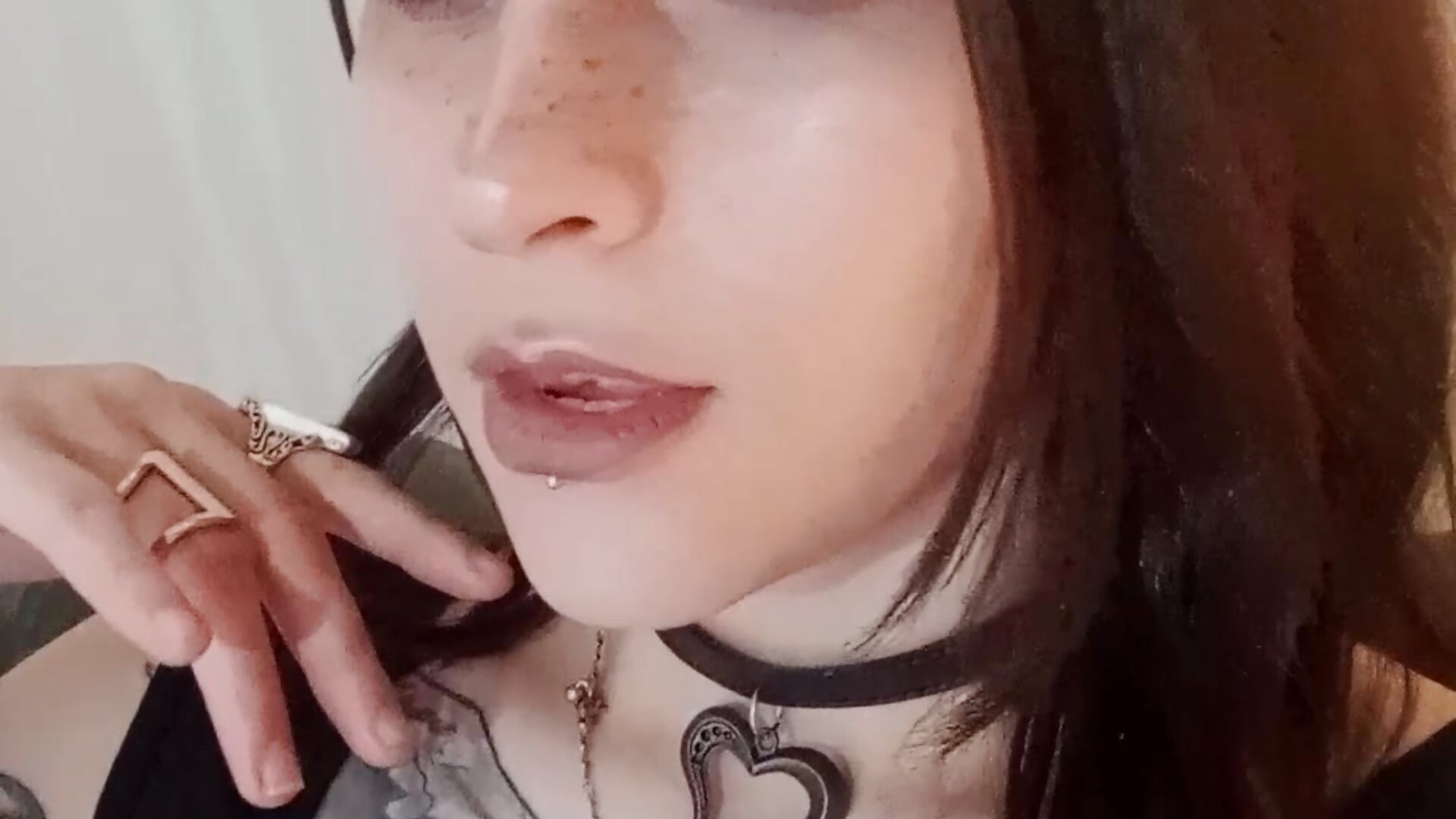 Suck a sensual make up – video modela na kameri AnnyThompson_