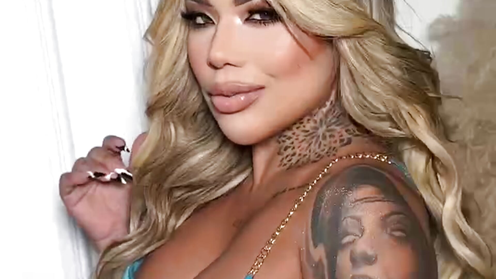 I love to suck - วิดีโอโดย milaivanova โมเดลแคม