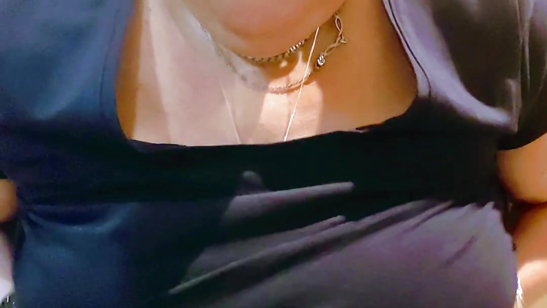 Boobs out!