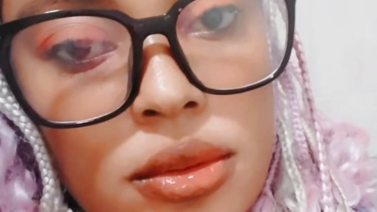 filtered-CAA59F35-7945-4911-8C0F-876396FFA130 - video by Katamia25 cam model