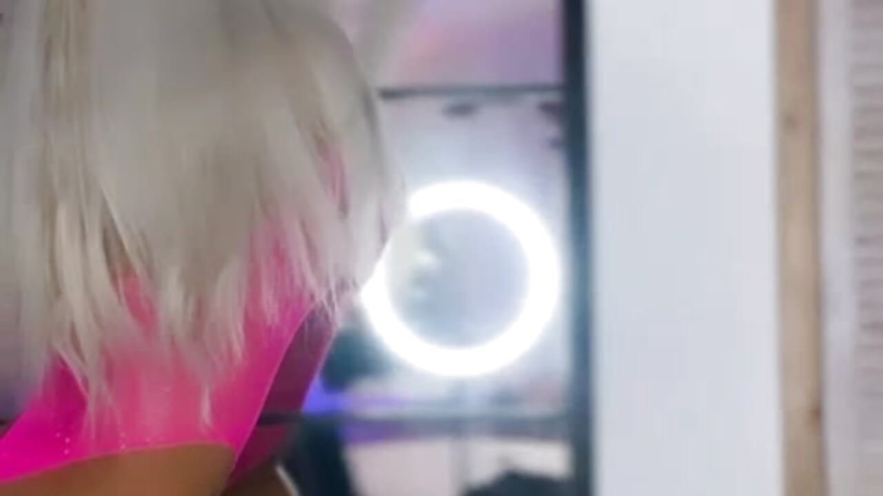 Your pink candy 😁 - NatashaCamerron 님의 동영상
