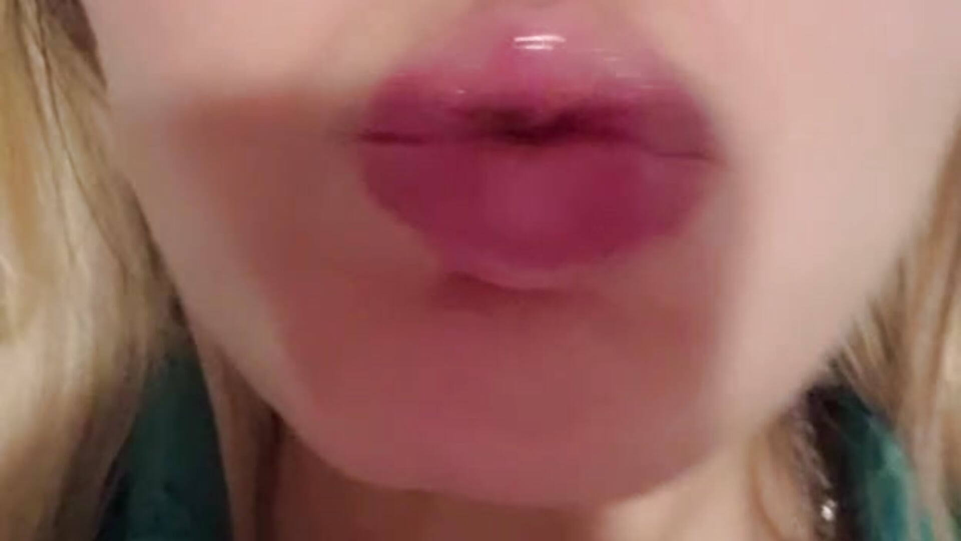 kiss you - video di Miss____Mia_