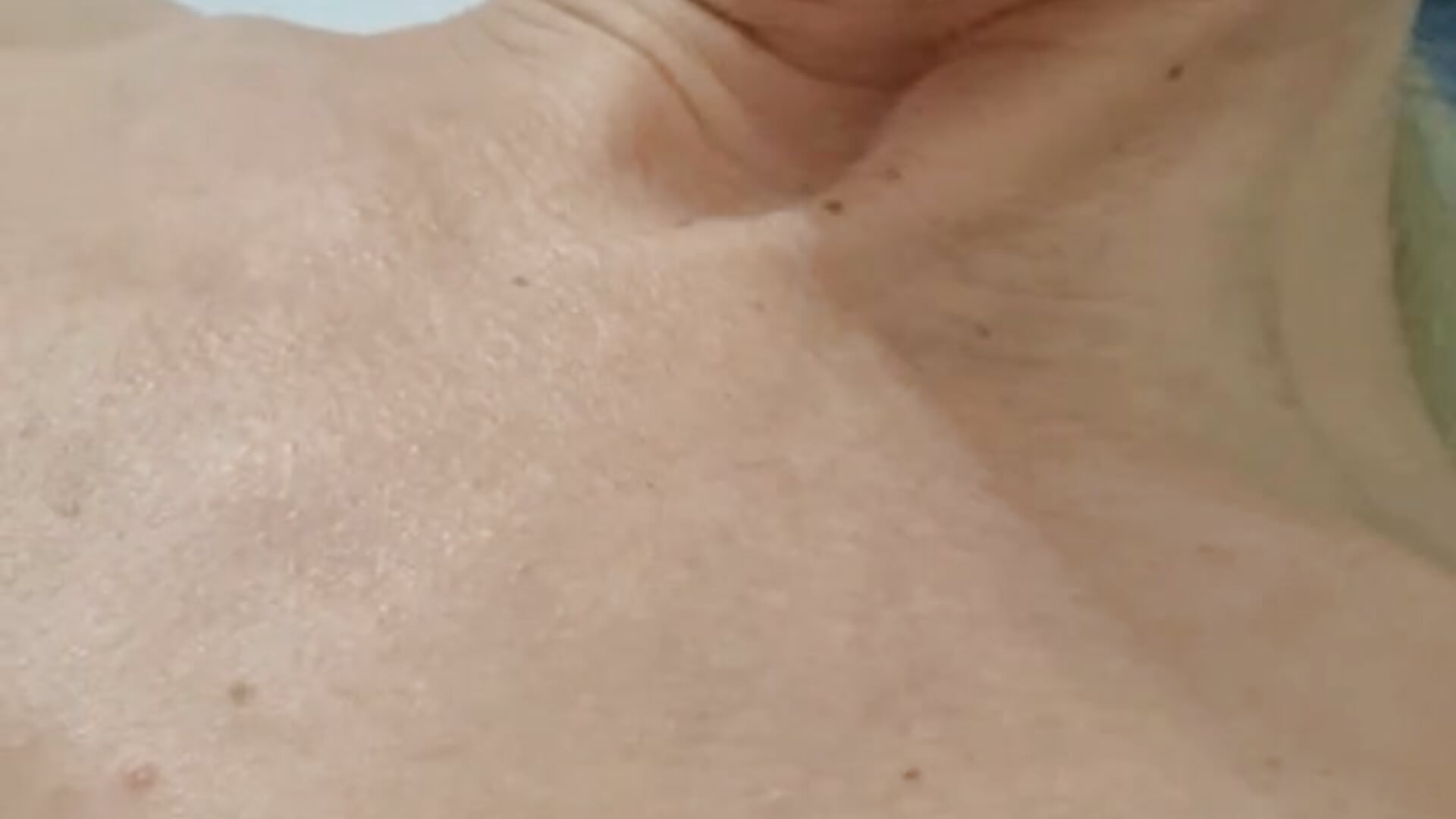 The pussy is close - video by Miss____Mia_ cam model