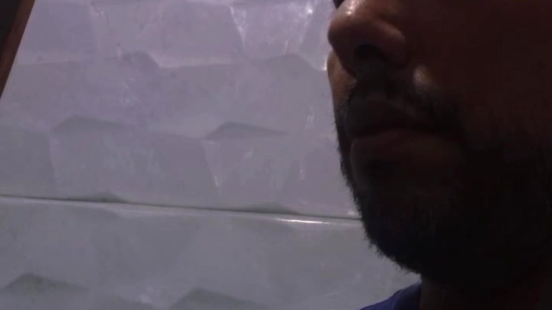 smoking a cigarette - video van ElSunEagle cam-model