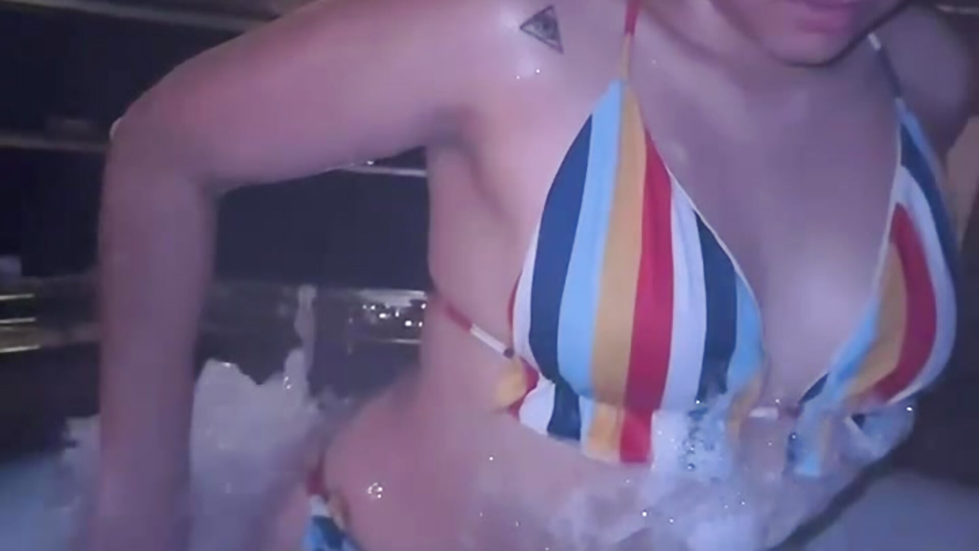 My wet body awaits you ... come and enjoy it 💦 - video by GiselOrtiz cam model