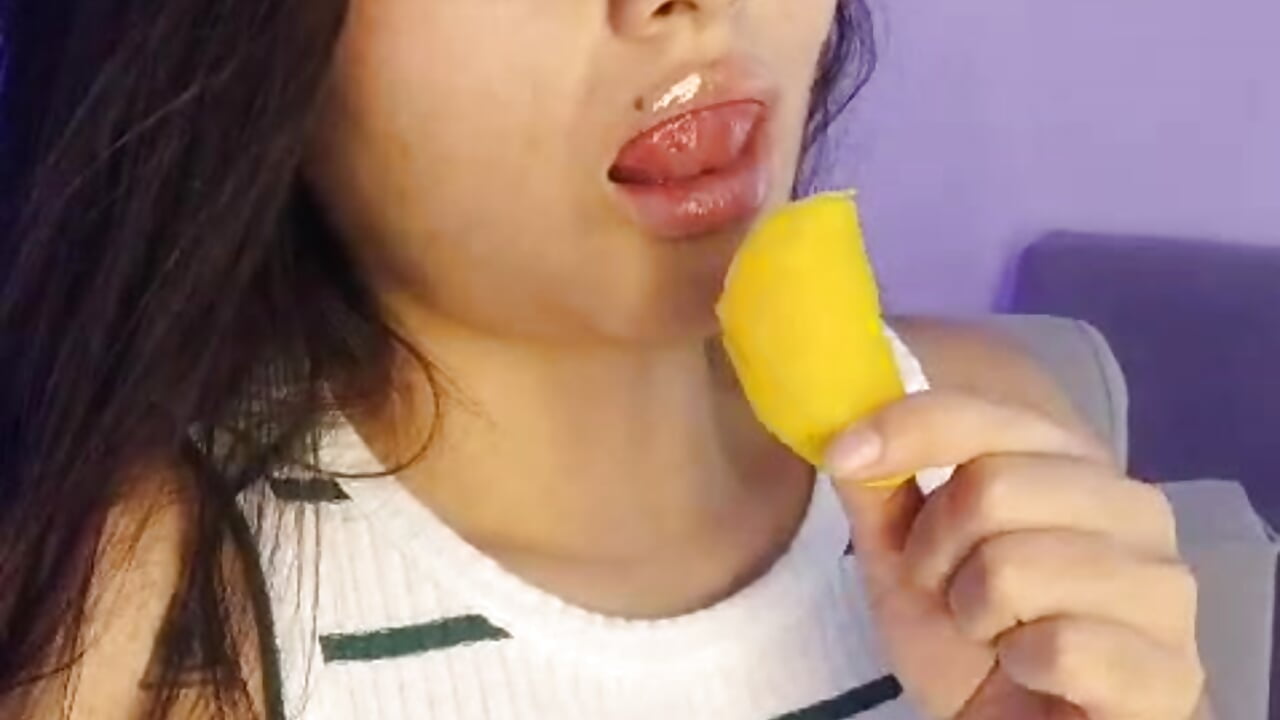 you like the mango? This is a tutorial on how to eat it ;)