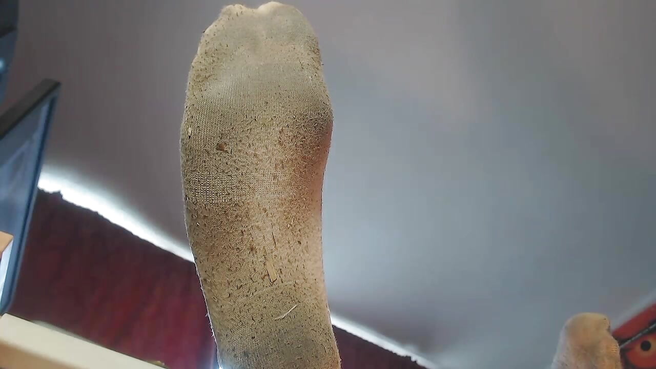 Dirty Sock Dangle – видео вебкам-модели amandabarefoot