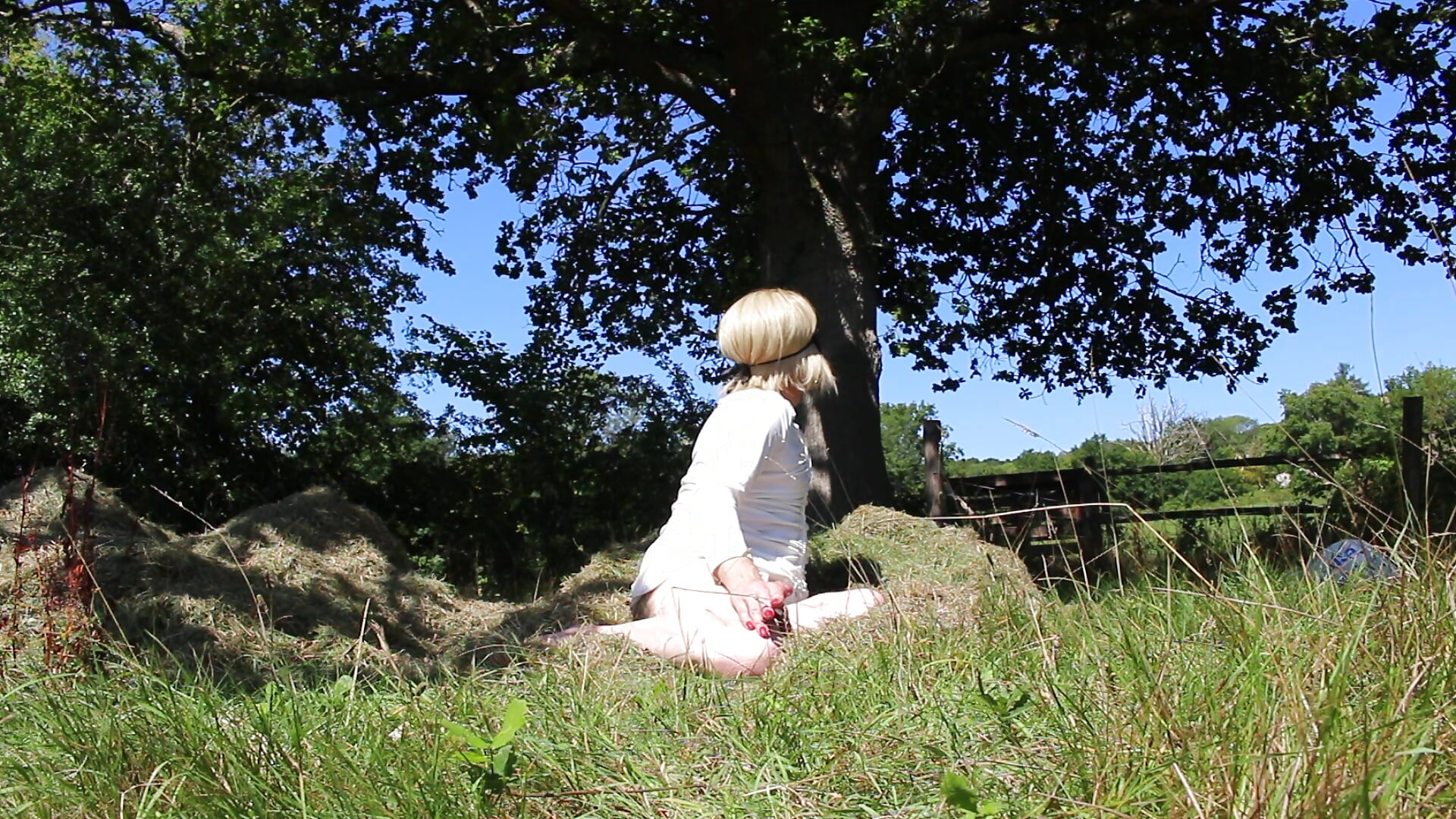 Waiting – видео вебкам-модели amandabarefoot