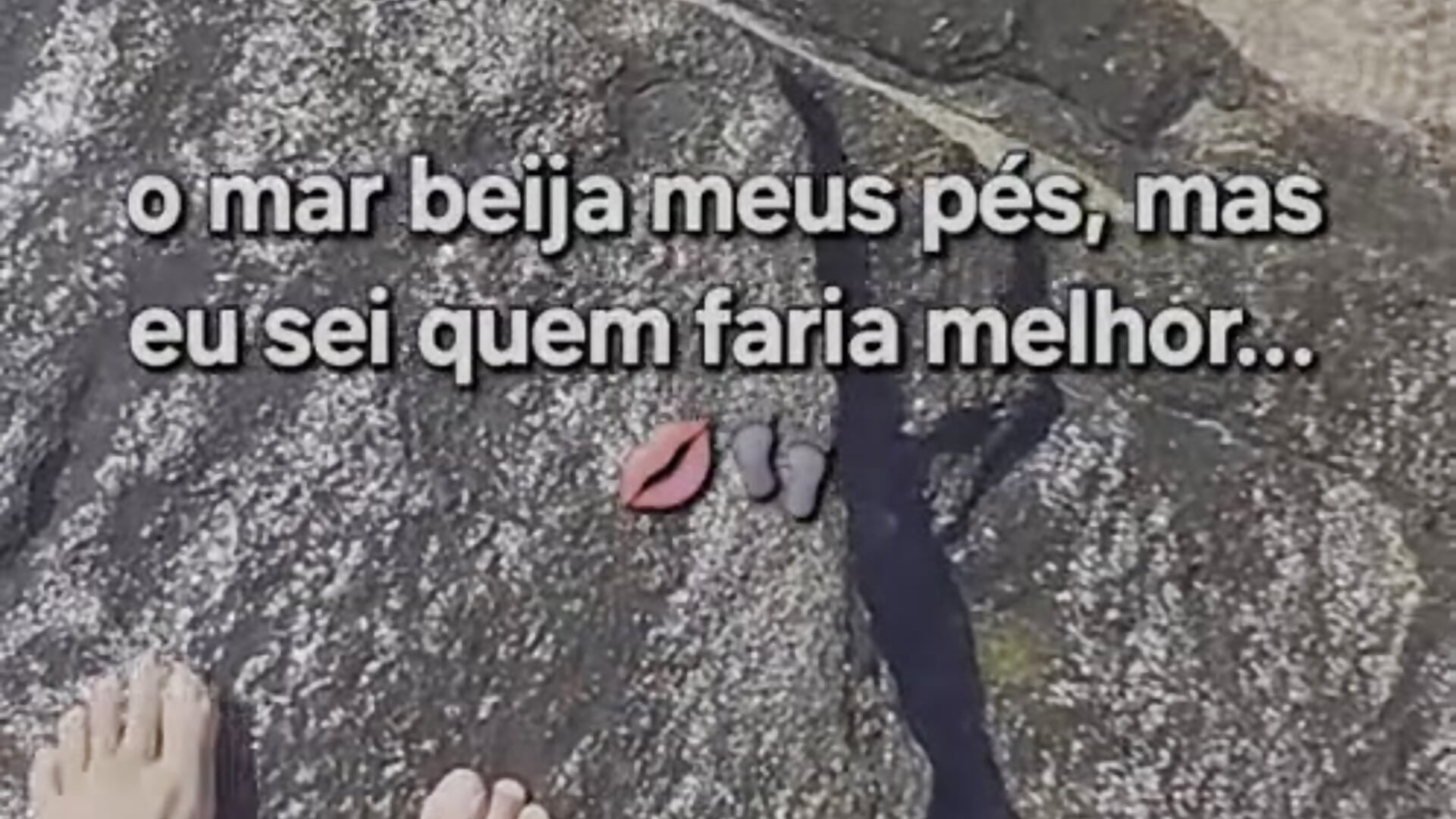 esse post não é sobre mar... é sobre podolatria... será que alguém aqui curte uns pés n° 35? 👣👀