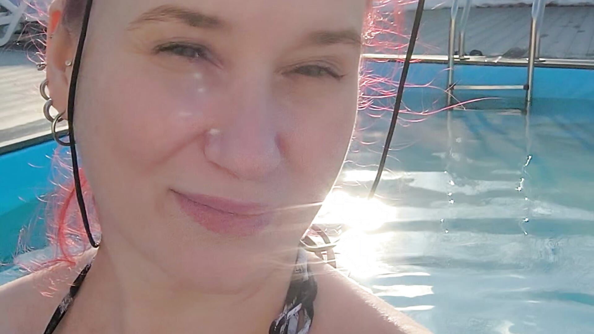 Relaxing in the pool in winter ☀❄ - video by Chernoburka2206 cam model