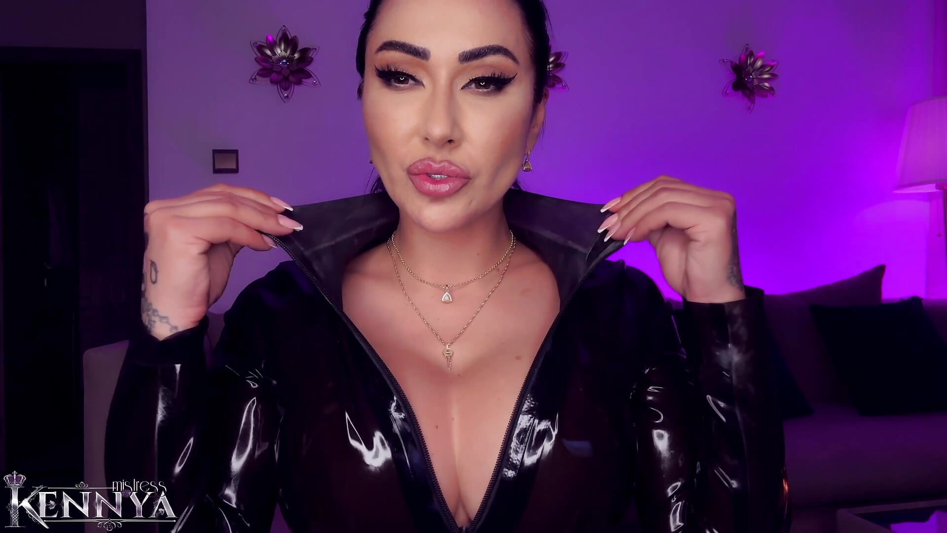 A cum countdown in latex preview - vídeo de la modelo de cam Mistress-Kennya
