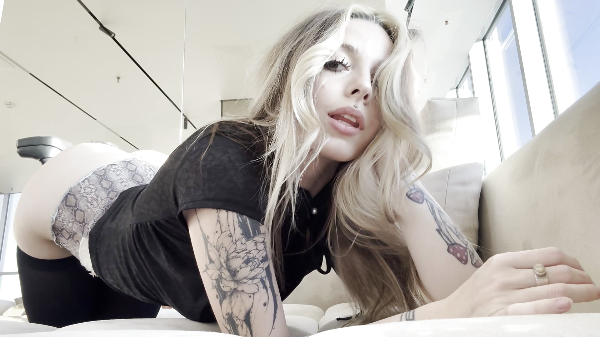 i'm with you - video by LoraaDoll cam model