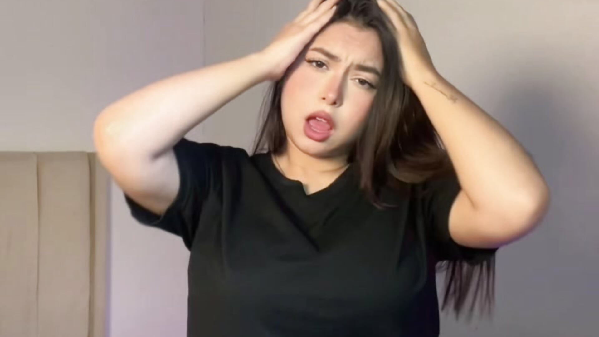 🖤 — filmik RexxaYBlade, modela(-lki) na kamerkach