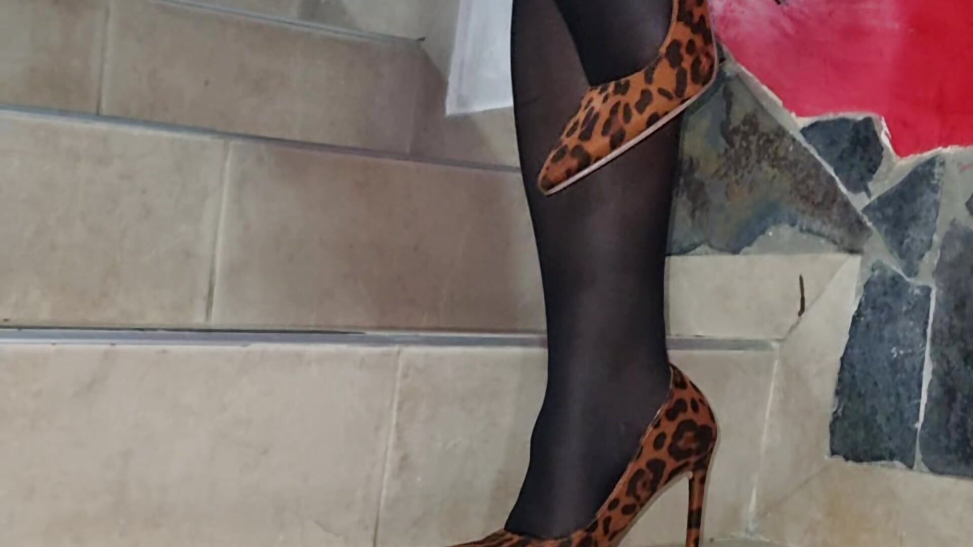 Pretty Legs, Perfect Heels 🤩 - clip cu LilyyBigAss model videochat