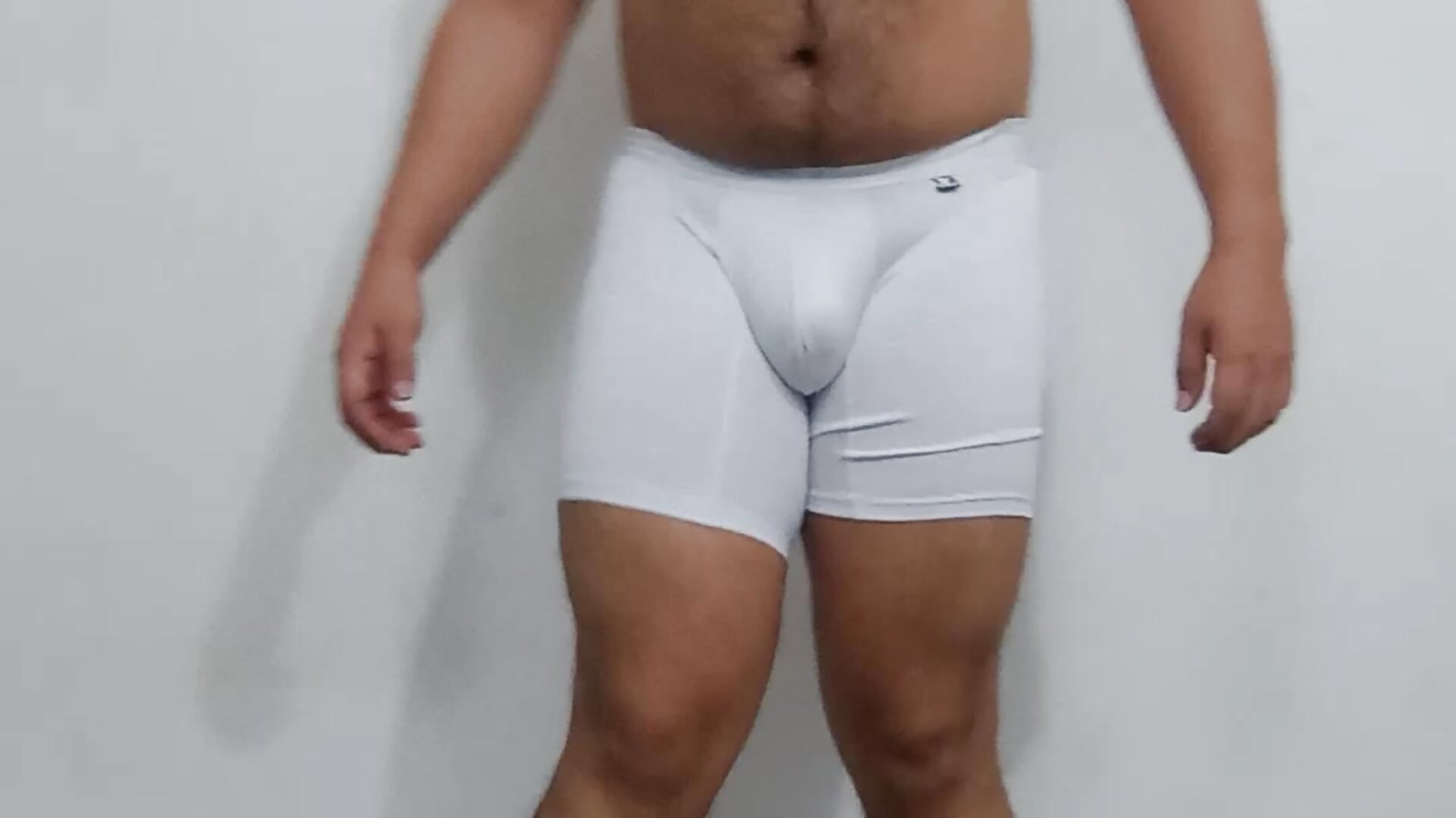 Vídeo em tendência de modelo na câmara KalethBigDick 6921